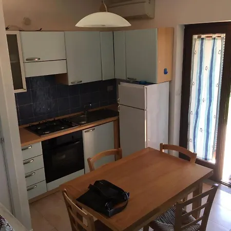 Baia Delle Mimose Garden Apartment *